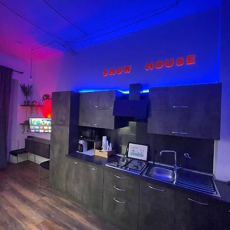 Show House Турин Экстерьер фото